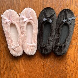 2 NEW PAIRS OF MICROTERRY SLIPPERS SIZE 7/8